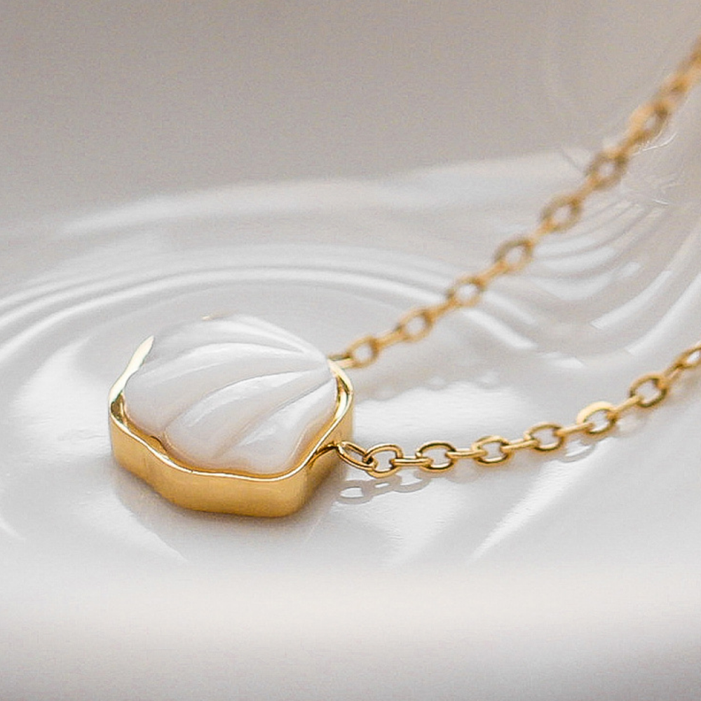 18k Gold Plated Natural White Cowry Shell Pendant Necklace