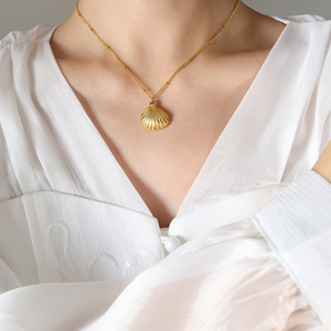 Shell Shape Pendant Necklace 18k Gold Plated Necklace