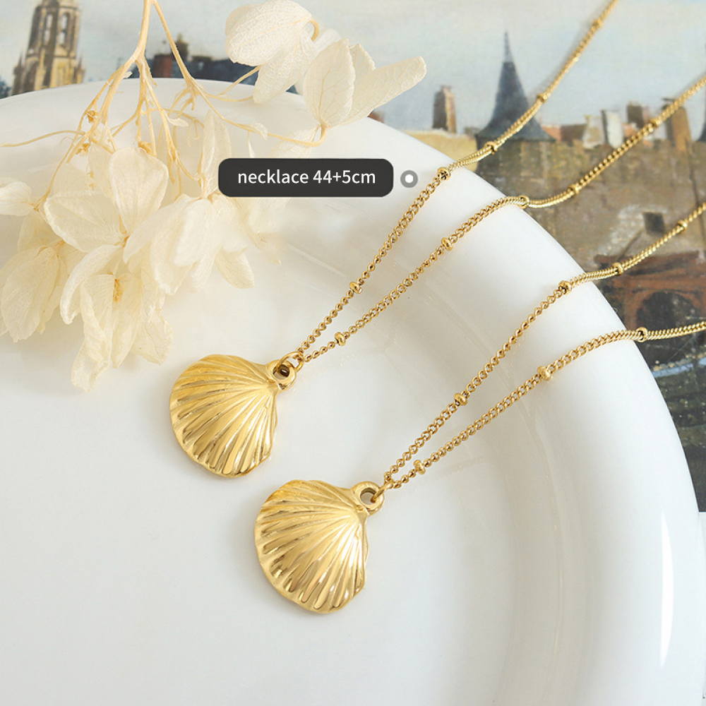 Shell Shape Pendant Necklace 18k Gold Plated Necklace