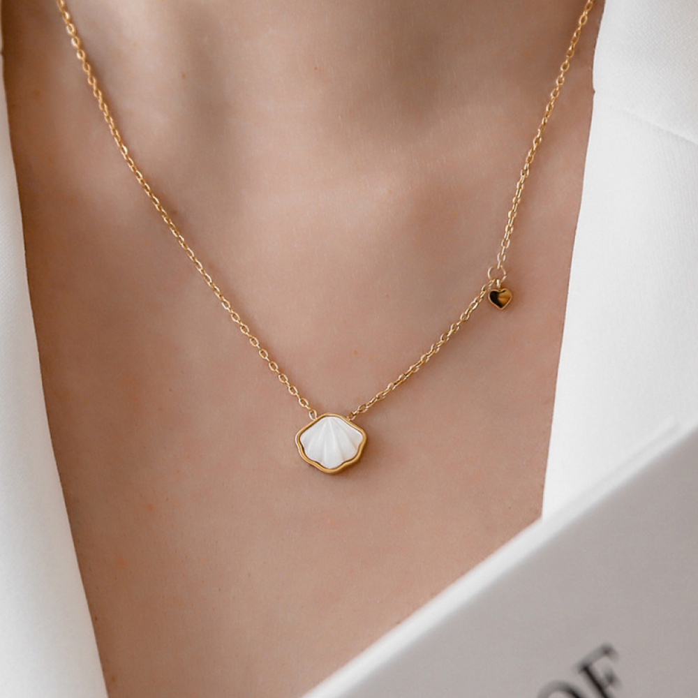 18k Gold Plated Natural White Cowry Shell Pendant Necklace